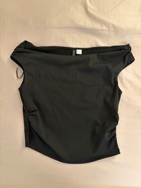 H&M Black Off-Shoulder Top